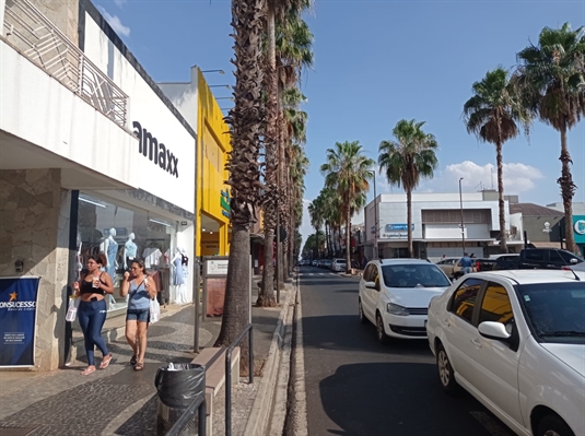 Nova onda de calor atinge Votuporanga entre hoje e o próximo domingo; na semana que vem a chuva deve amenizar o clima (Foto: A Cidade)