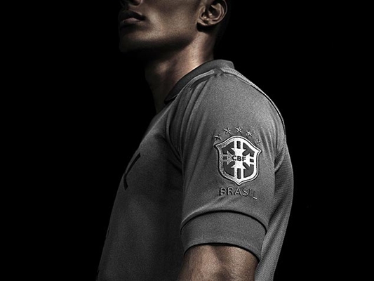 Nova camisa da seleção é preta e pensada para vestir até baladeiros