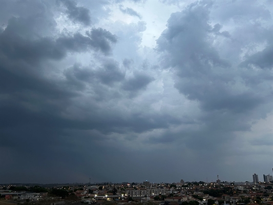 Defesa Civil emite alerta de tempestade para Votuporanga (Foto: A Cidade)