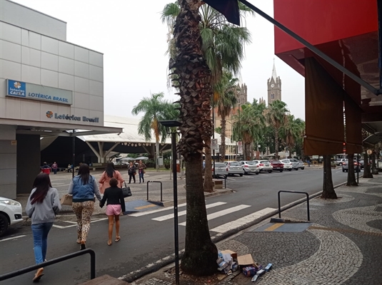 Em Votuporanga a maioria dos estabelecimentos permanecerão fechados neste feriado da Proclamação da República (Foto: A Cidade)