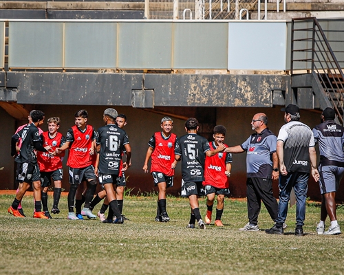 Time sub-15 do Clube Atlético Votuporanguense está na terceira fase do Campeonato Paulista (Foto: Leandro Fotógrafo)