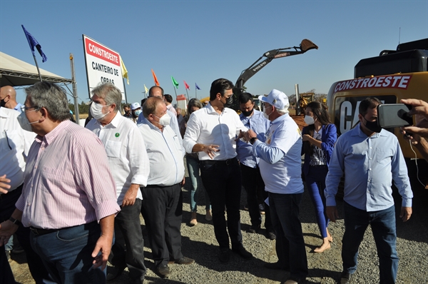 O vice-governador Rodrigo Garcia esteve no canteiro de obras da Péricles Belini em Votuporanga (Foto: A Cidade)