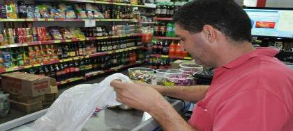 Câmara vota veto sobre penalidades das sacolas