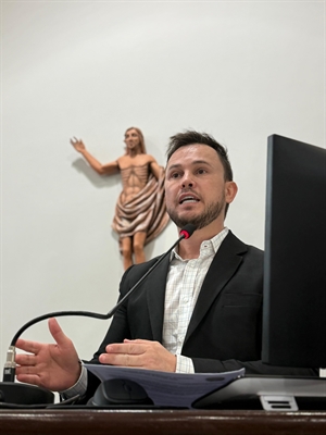 O vereador Emerson Pereira apresentou uma moção de repúdio contra a PEC da Blindagem e ao projeto da anistia no Congresso (Foto: Assessoria)