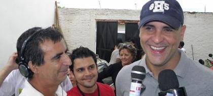 Milhares de pessoas prestigiam show de craques 