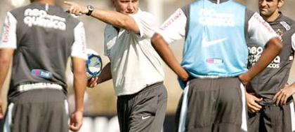 Tite quer Corinthians 100% para conquistar título