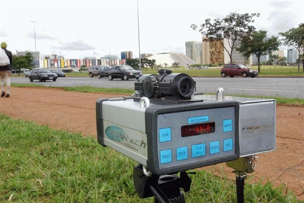 AGU vai recorrer da decisão que autoriza uso de radar em rodovias (Arquivo/Agência Brasil)