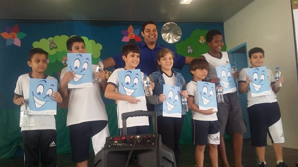  Aplicativo da Saev Ambiental é apresentado para as crianças (Foto: Divulgação/Prefeitura de Votuporanga) 