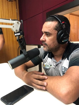 O técnico do Clube Atlético Votuporanguense, Marcelo Henrique Dias, foi entrevistado nesta terça-feira no programa “Bola em Jogo” (Foto: A Cidade)