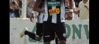 Pai de Romário nega acerto do atacante com o Mogi