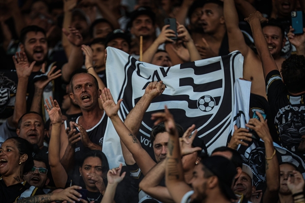 Torcida da Pantera vai para Mirassol (Foto: Pedro Zacchi/Ag. Paulistão)