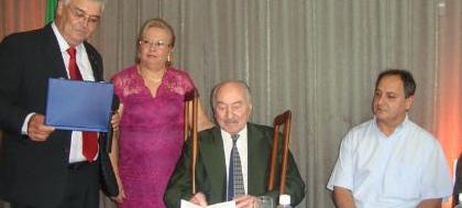 Searvo homenageia ex-prefeito Mário Pozzobon