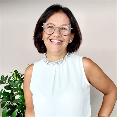 Lia Marques, a quem agradecemos pela lembrança (Foto: Redes sociais)