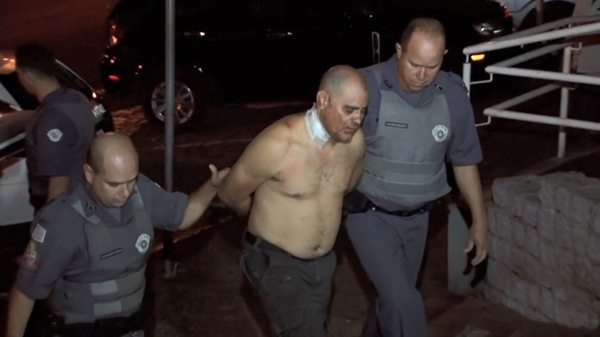 Acusado foi preso em flagrante depois de cometer o crime em Rio Preto — Foto: Reprodução/TV TEM