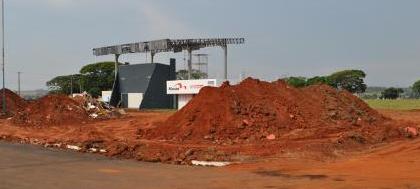 Prefeitura inicia limpeza no antigo recinto da Expô