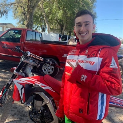  Augustinho Algarve, 20 anos, participa do Campeonato Brasileiro de Motocross que começa hoje em Santa Caterina  (Foto: Arquivo Pessoal)