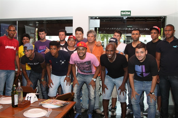 Votuporanguense apresenta parte do elenco