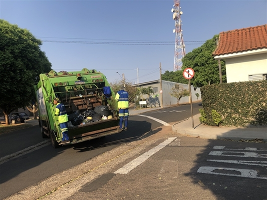 Seba atendeu a um pedido do vereador Jura e reduziu em 10% a cobrança da “Tarifa de Esgoto” para compensar a “Taxa do Lixo” (Foto: Prefeitura de Votuporanga)