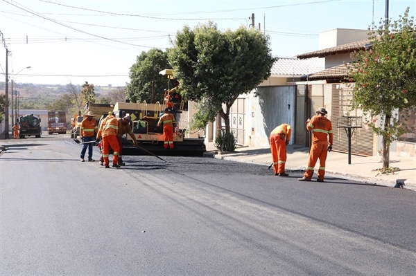 Vereadores aprovaram uma abertura de crédito de R$ 6 milhões para mais investimentos no programa de recapeamento (Foto: Prefeitura de Votuporanga)