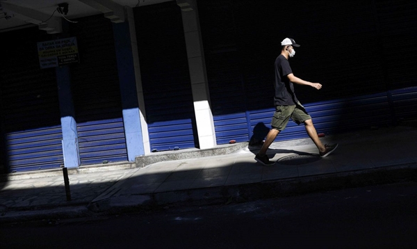 Número de casos confirmados desde o início da pandemia foi para 16.083.258 (Foto: Ricardo Moraes/Reuters)