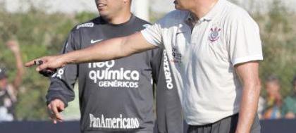 Timão quer vencer Vitória para se manter no topo