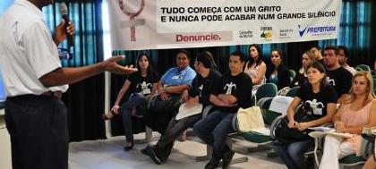 A cada 15 segundos uma mulher é espancada