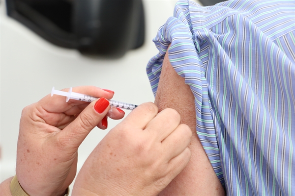 Votuporanga superou no dia 1º de julho a marca de 50% de sua população vacinada, pelo menos, com a primeira dose do imunizante contra a Covid-19 (Foto: Prefeitura de Votuporanga)