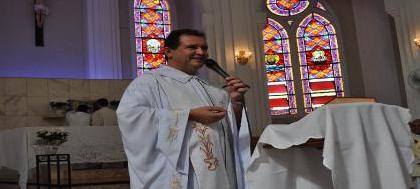 Padre Gilmar toma posse hoje na Igreja Matriz
