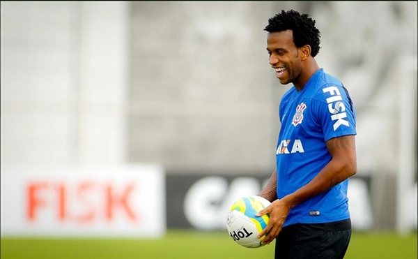 Gil escapa de suspensão e fica livre para ser escalado