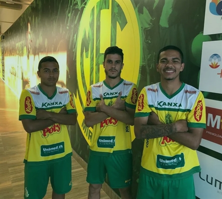 Kauan, Du e Vital, atletas do Mirassol que vieram da base e integraram o elenco na reta final Paulistão. (Foto: Divulgação/Mirassol FC)
