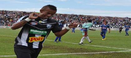 Artilheiro Romário é sondado pelo Palmeiras
