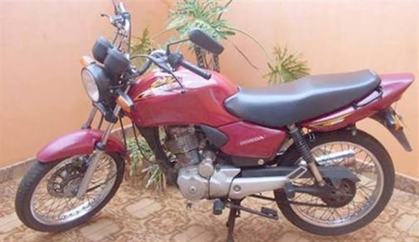 IMAGEM ILUSTRATIVA: A motocicleta furtada é semelhante a da foto (Foto: Redes sociais)