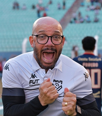 Rogério Corrêa, treinador do Grêmio Prudente, que está a um empate de disputar uma competição nacional (Foto: @muriloaguilaar/reprodução Grêmio Prudente)