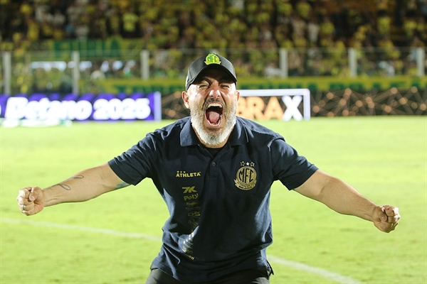 O Mirassol é comandado pelo treinador Rafael Guanaes, que teve passagem de sucesso pelo CAV (Foto: Marcos Freitas / Mirassol FC)