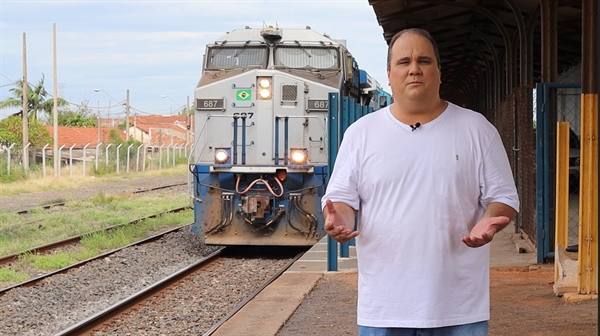 Ravel Gimenes na Estação Ferroviária de Votuporanga (Foto: Divulgação)