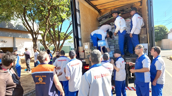 Campanha do Fundo Social lota cinco carretas de doações para vítimas das enchentes no RS (Foto: A Cidade)