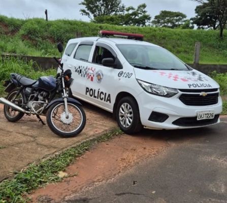 A Polícia Militar de Votuporanga recuperou a motocicleta que havia sido furtada na cidade e devolveu ao legítimo dono (Foto: Divulgação)