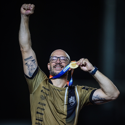 Rogério Corrêa se despede da Votuporanguense (Foto: Pedro Zacchi/Ag. Paulistão)