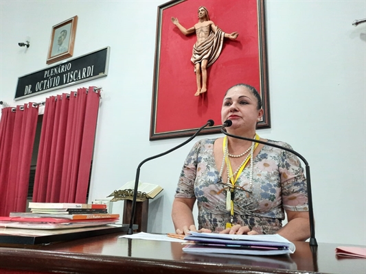 Sueli Friósi se revoltou ao ver os ataques a sua família e disse que pensou em renunciar, mas agora irá lutar com mais força (Foto: Câmara Votuporanga)