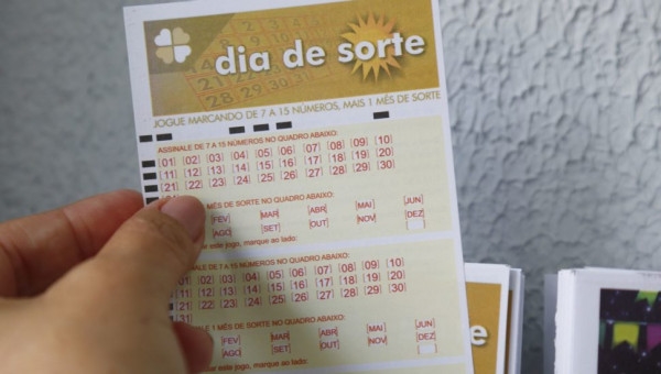 Outros apostadores pelo Brasil acertaram 6 dos 7 números e ficaram com a quantia de R$ 2.368,62 cada (Foto: Reprodução/Aniele Nascimento)