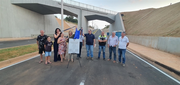 Representantes da Rumo e da Prefeitura realizaram ontem a entrega do ‘túnel’ sob a linha férrea na zona Sul de Votuporanga  (Foto: A Cidade) 