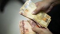 O cálculo do salário mínimo é definido em lei (Foto: Marcello Casal Jr/Agência Brasil)