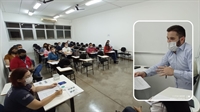Os docentes passaram pela semana de planejamento e capacitação; no detalhe, Tiago Moreno, Gestor de Políticas Acadêmicas da FUTURA (Fotos: Divulgação)