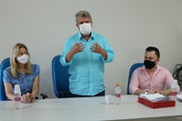 Prefeito Jorge Seba participou da assinatura contratual do projeto "Votuporanga em Ação 1 e 2", que contemplou 40 bolsistas (Foto: Prefeitura de Votuporanga)