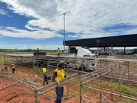 Faltando 30 dias para festa, Oba Festival inicia montagem do palco em Votuporanga