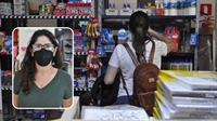 Os votuporanguenses voltaram a movimentar as papelarias; no detalhe, Sanderlene Feijó Morini, dona da Master Papelaria (Fotos: A Cidade)