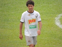 Juninho treinou fisicamente ontem e deve voltar ao time