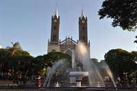 A Praça “Dr. Fernando Costa”, conhecida popularmente em Votuporanga como praça da Matriz foi tombada e não pode ser modificada (Foto: Divulgação)