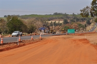 Obras para a construção do trevo de acesso à Vila Carvalho foram iniciadas nos últimos dias  (Foto: A Cidade)