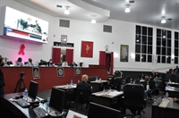Desde reclamações sobre o corte de árvores a reivindicações de melhorias em praças, os parlamentares aproveitaram seus tempos na tribuna para “desovar” as demandas represadas desde dezembro (Foto: A Cidade)